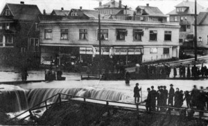 Flooding at Broadway and Heather circa 1909. Image: Vancouver City Archives